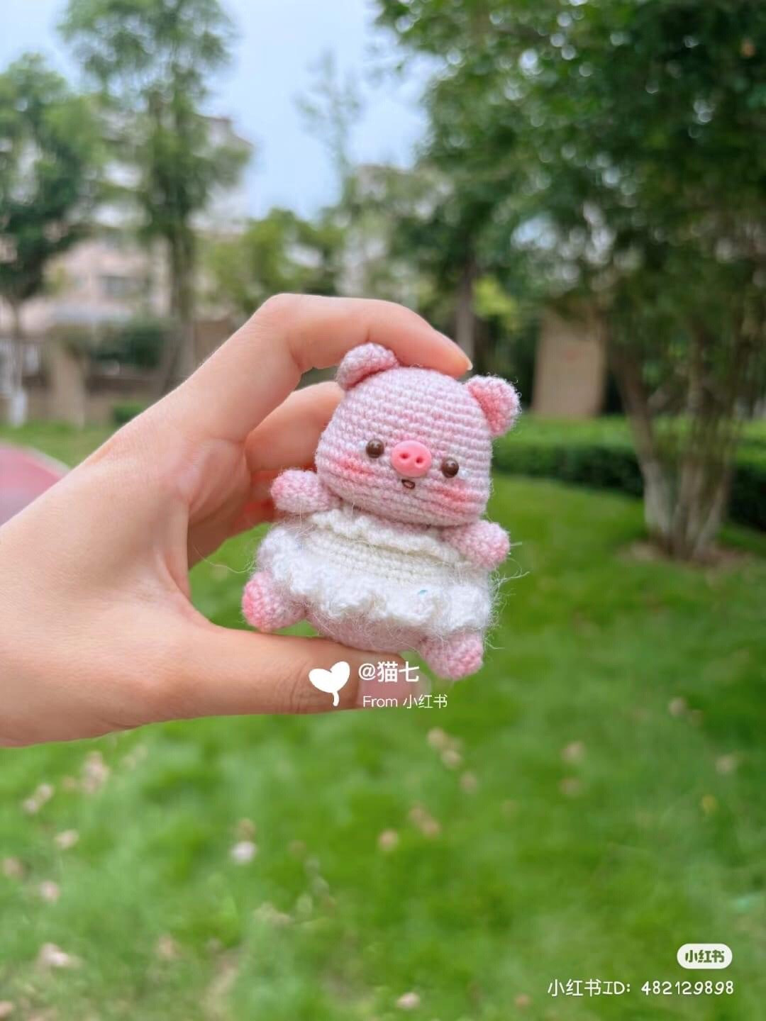 Cute Pink Pig Amigurumi Crochet Pattern with Tulip and Mushroom