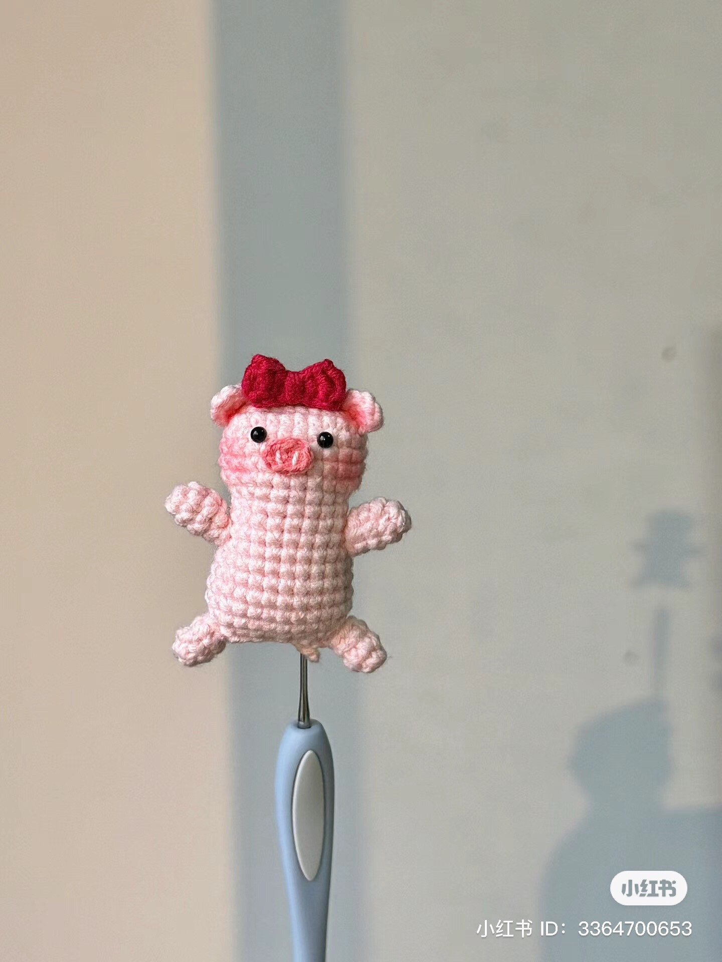 Cute Pink Pig Crochet Pattern: Flat Chart for Amigurumi Keychain with Red Bow