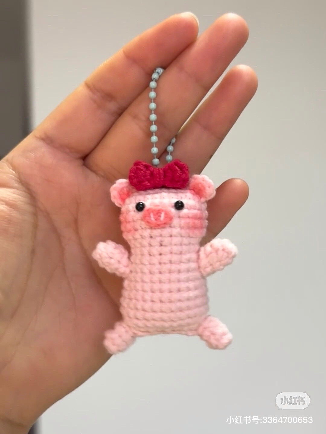 Cute Pink Pig Crochet Pattern: Flat Chart for Amigurumi Keychain with Red Bow