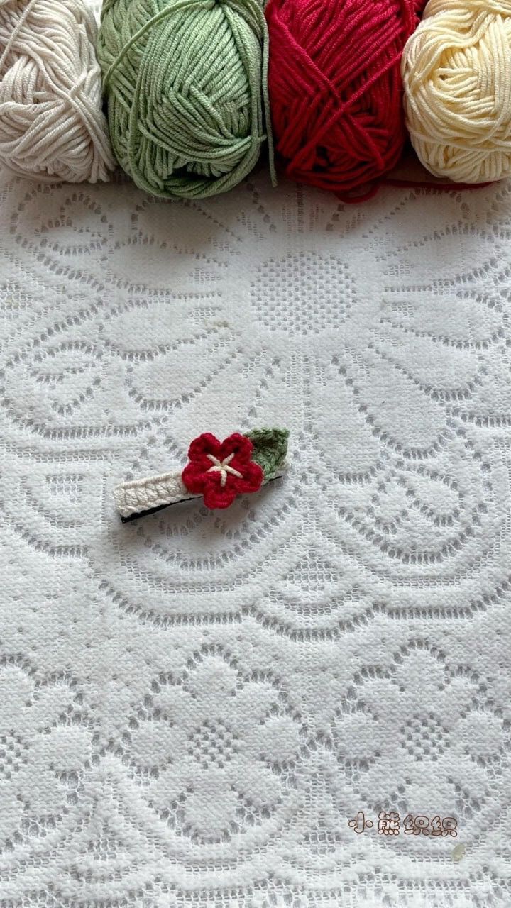 Cute Red Flower Crochet Hair Clip Pattern Tutorial