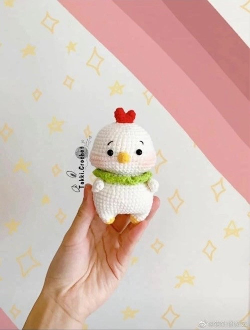 Cute White Crochet Chicken Doll Amigurumi Pattern