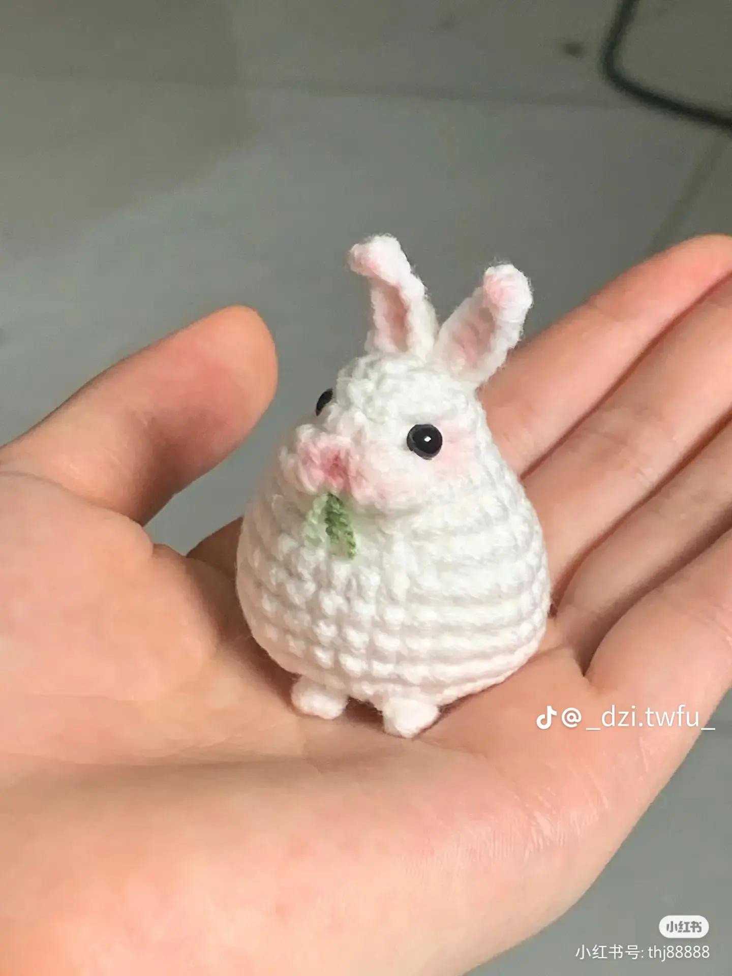 Cute White Crochet Rabbit Amigurumi with Green Carrot Pattern