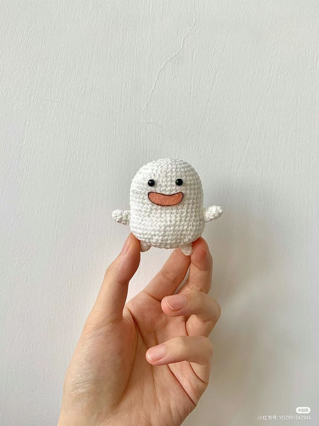 Cute White Ghost Amigurumi Crochet Pattern
