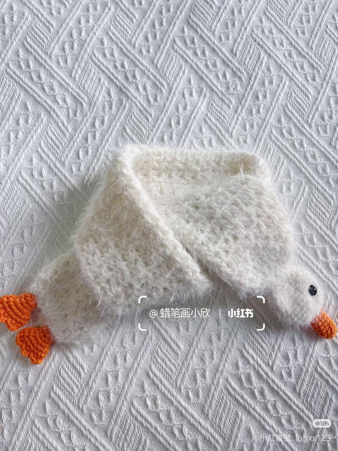 Cute White Goose Crochet Scarf Pattern with Orange Beak