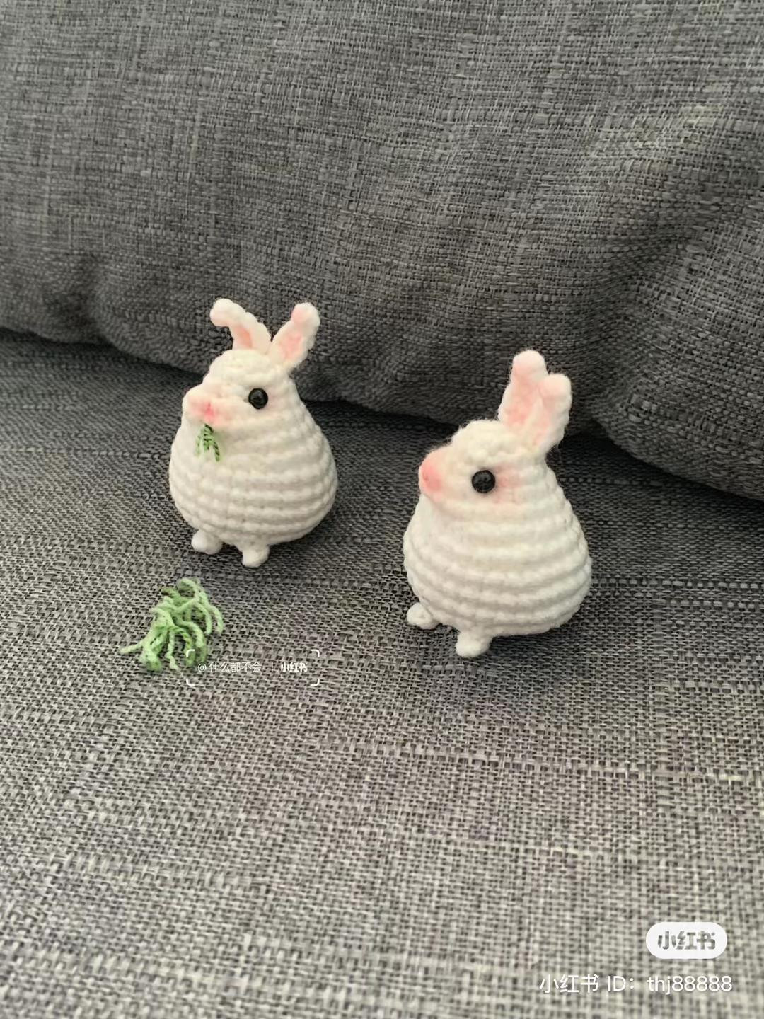 Cute White Whale Amigurumi Crochet Pattern Chart Tutorial with Beads