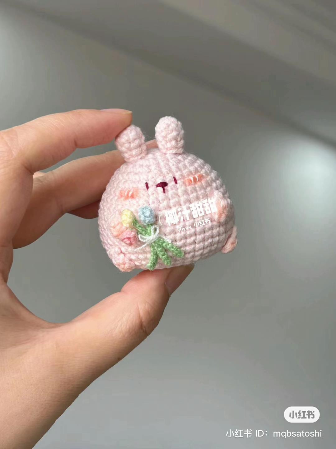 Cute White Whale Amigurumi Crochet Pattern Chart Tutorial with Beads