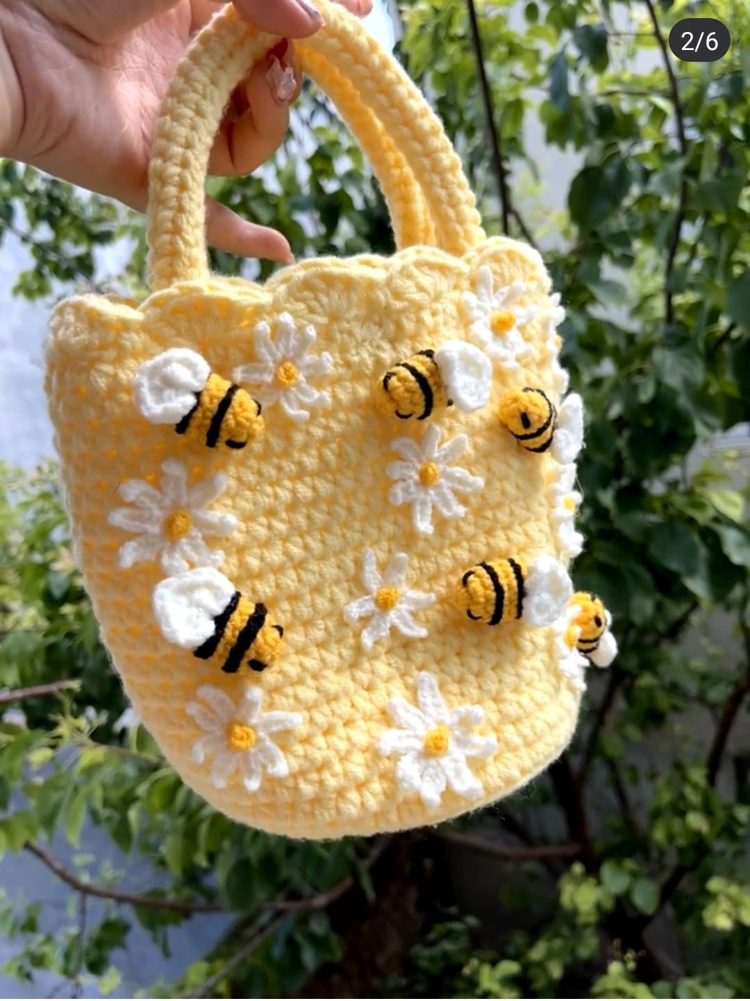 Cute Yellow Crochet Bee and Daisy Bag Pattern