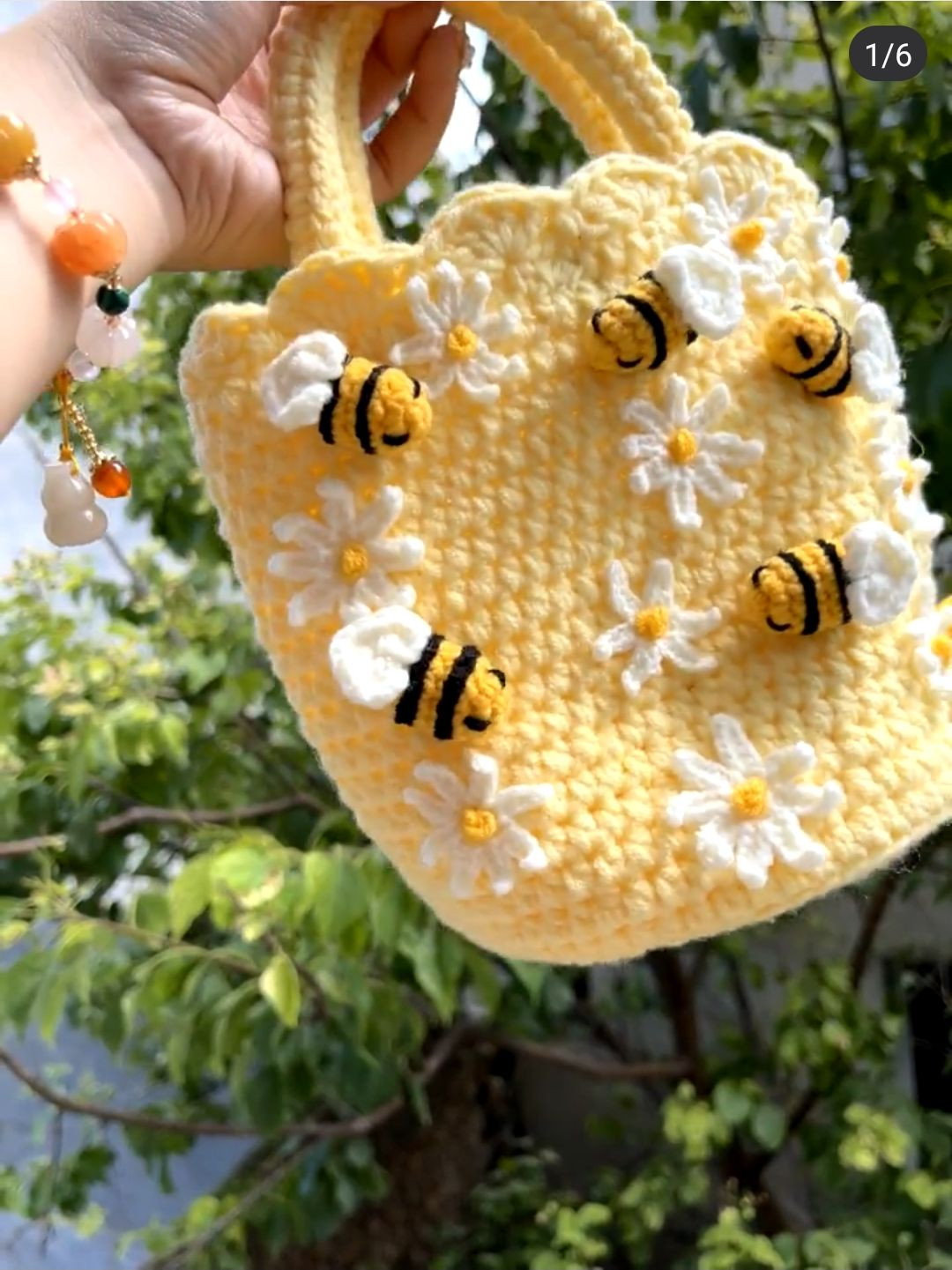 Cute Yellow Crochet Bee and Daisy Bag Pattern