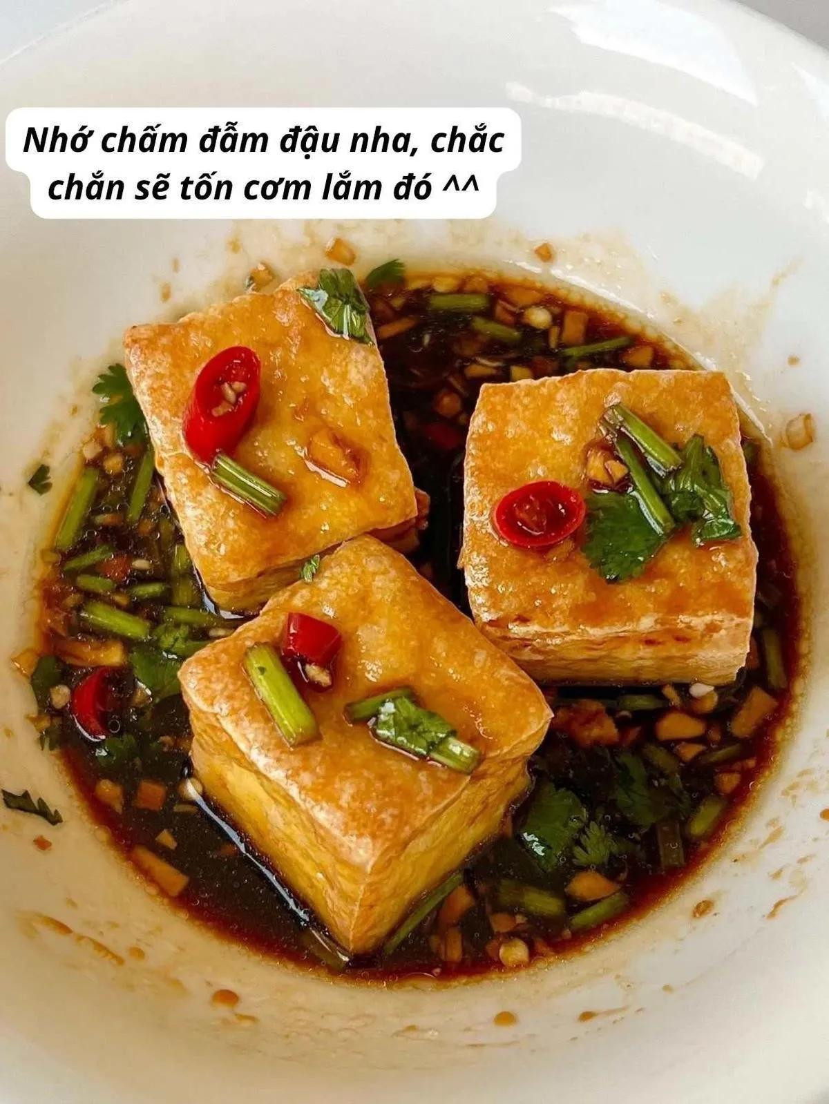 Đậu Rán Giòn Chấm Nước Tương: Hướng dẫn làm món ăn vặt giòn tan, chấm sốt tỏi ớt rau mùi đậm đà