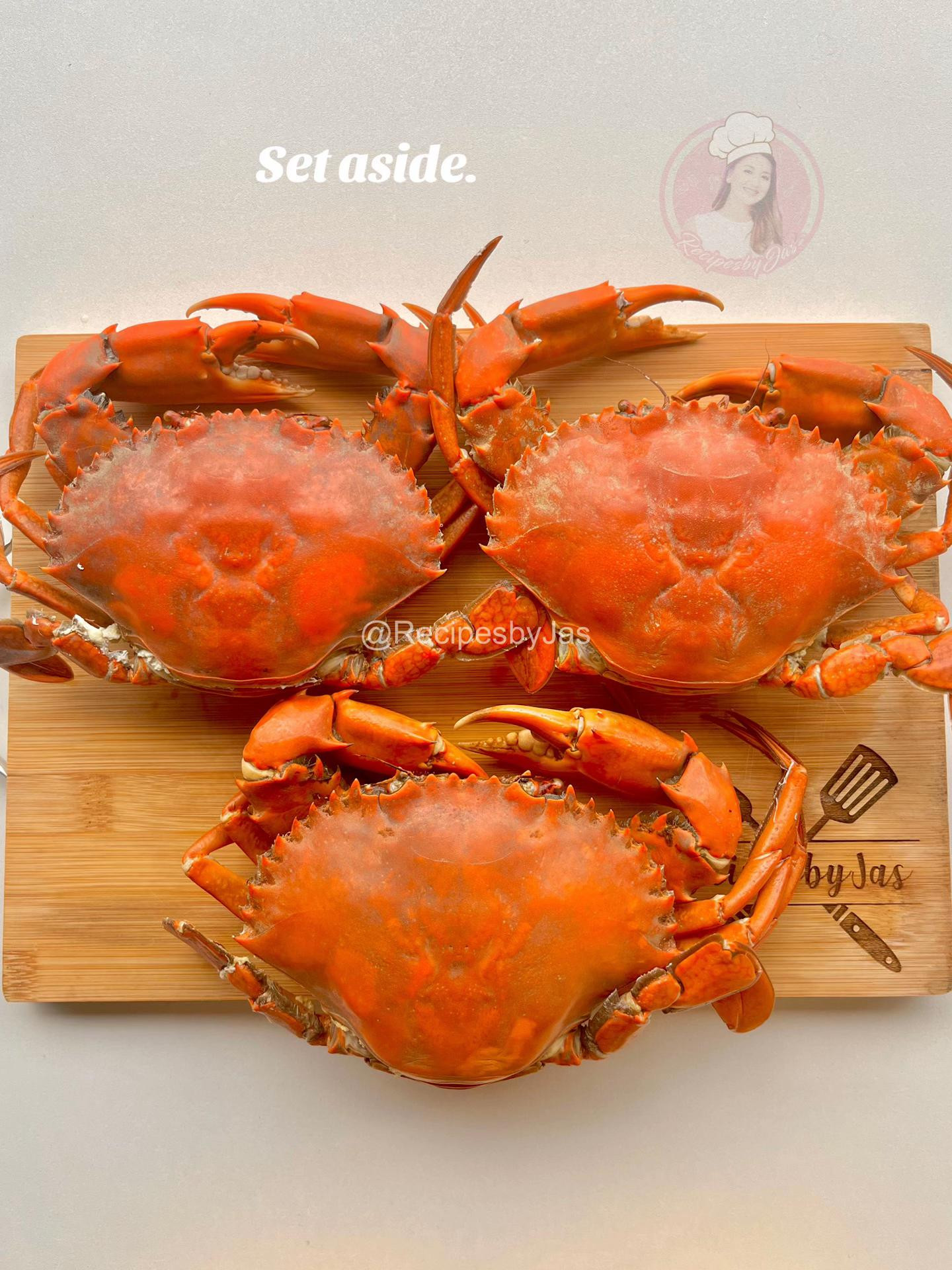 Delicious Garlic Butter Crabs Recipe with Ingredients and Cooking Steps