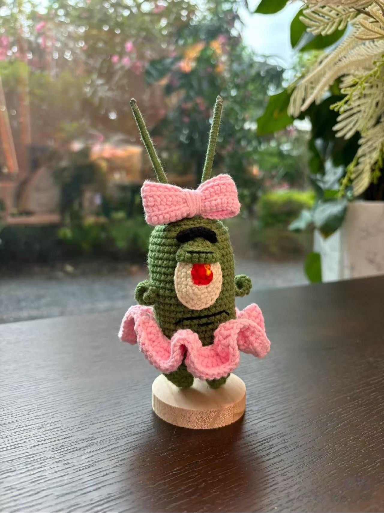 Diagrama de Tricô Plankton Fofinho com Saia Rosa