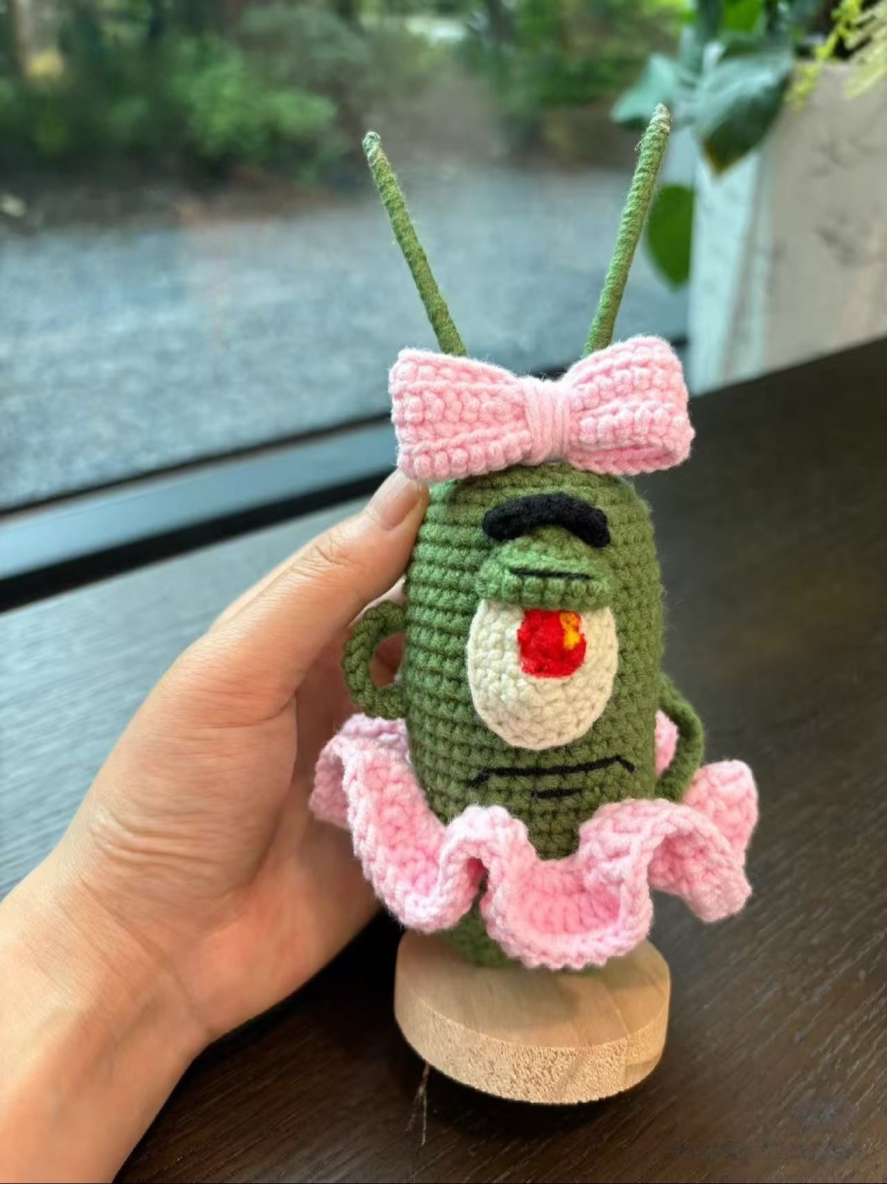 Diagrama de Tricô Plankton Fofinho com Saia Rosa