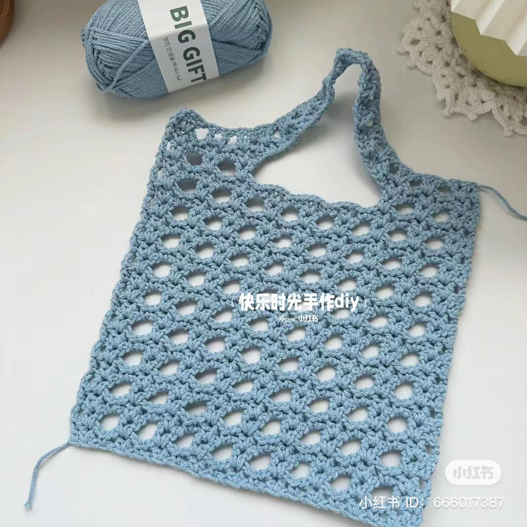 DIY Blue Mesh Crochet Bag Pattern with Flat Chart