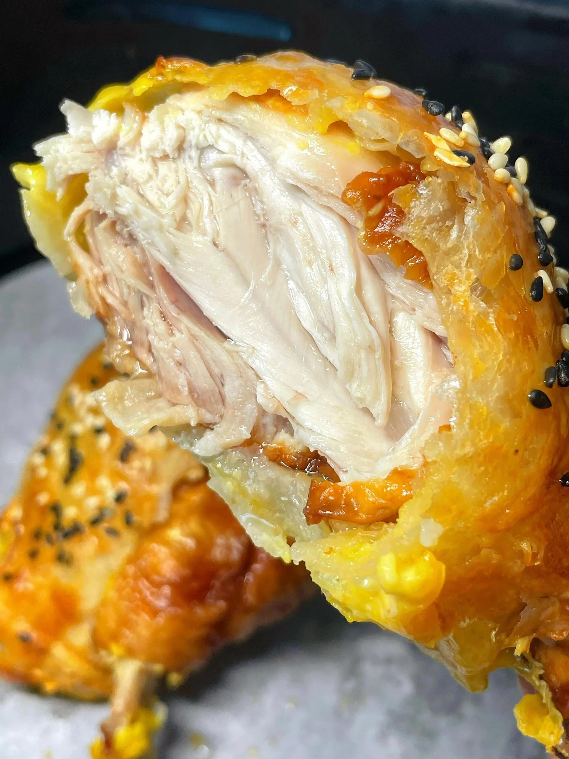 Đùi gà phô mai bọc tortilla nướng giòn rụm