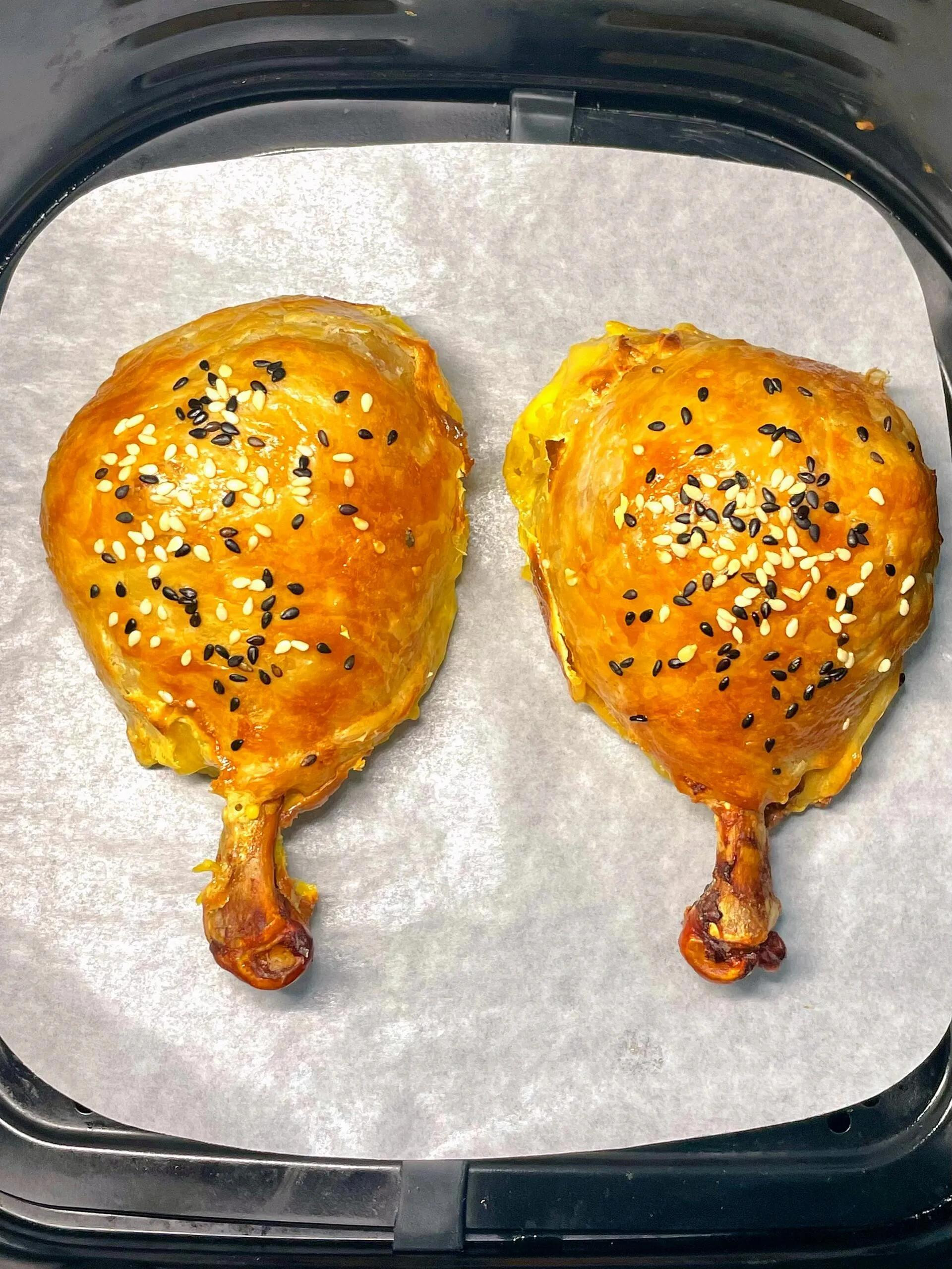 Đùi gà phô mai bọc tortilla nướng giòn rụm