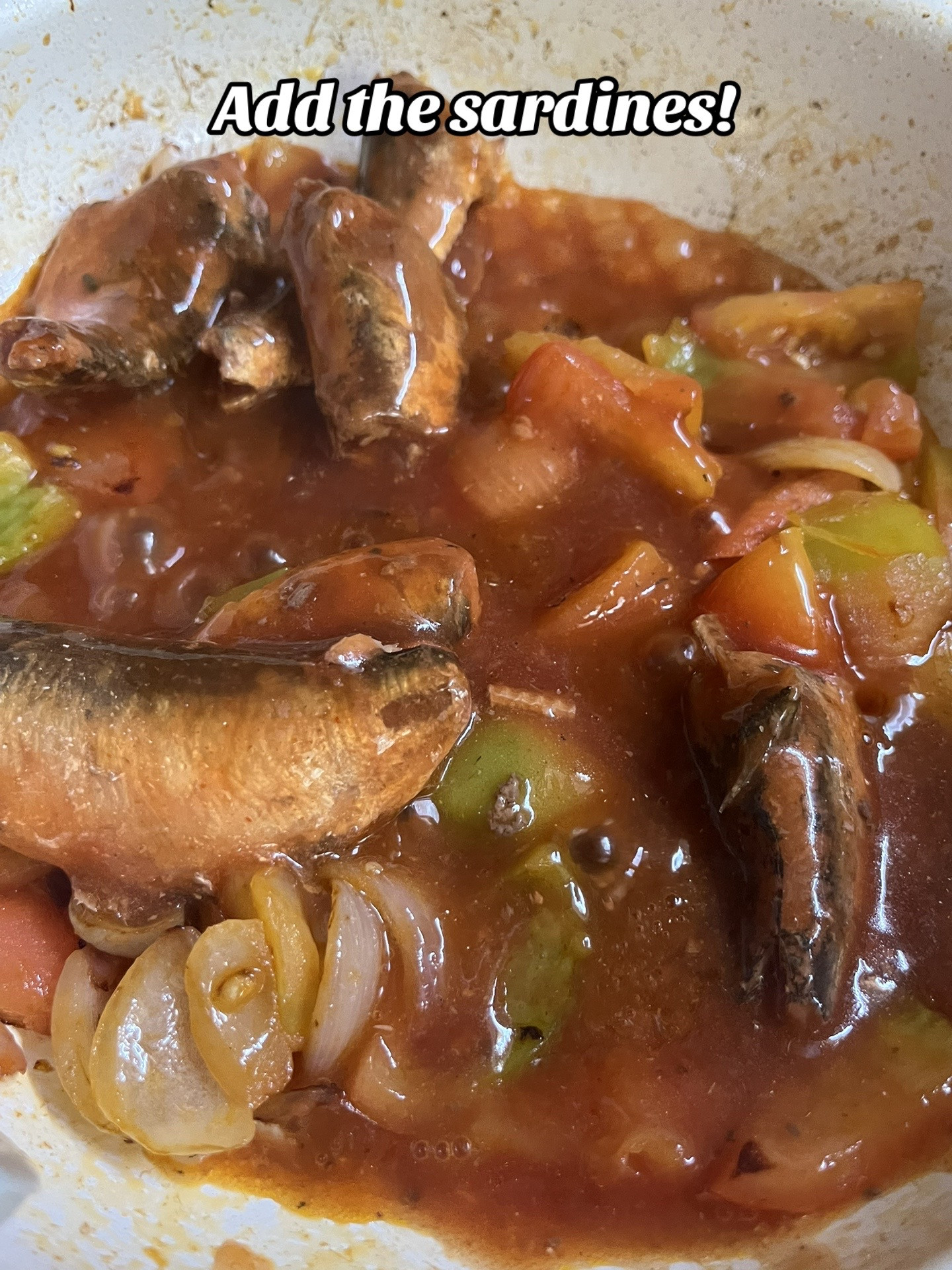 Easy Low Calorie Spicy Sardines Lunch with Fried Egg and Rice