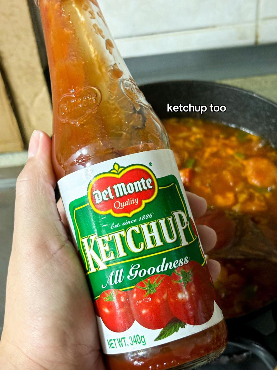 Easy One-Pan Shakshuka with Sausage, Eggs, and Fresh Vegetables