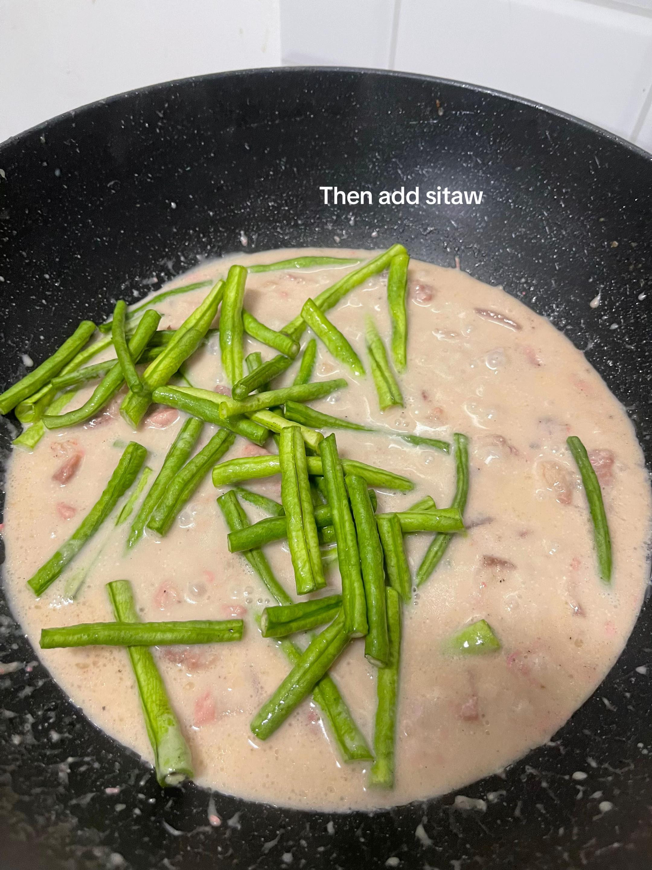 Easy Recipe: Bicol Express with sitaw - Spicy pork and green beans in coconut milk