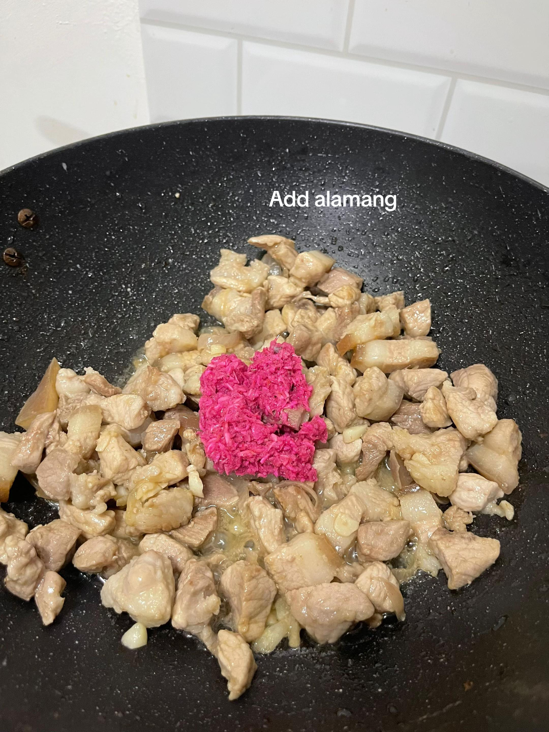 Easy Recipe: Bicol Express with sitaw - Spicy pork and green beans in coconut milk