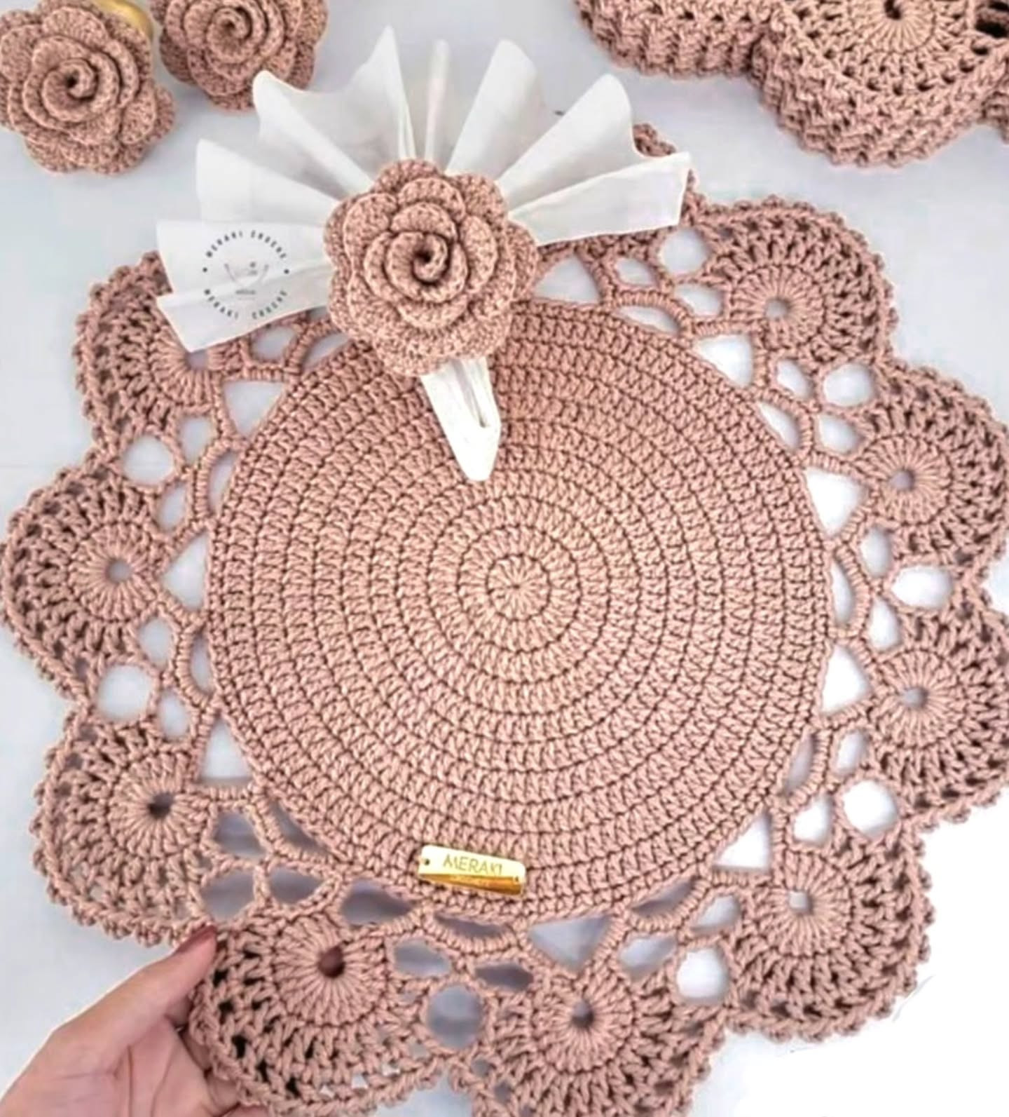 Elegant Crochet Placemats with Decorative Rose Napkin Rings in Green, Pink, and Dusty Rose