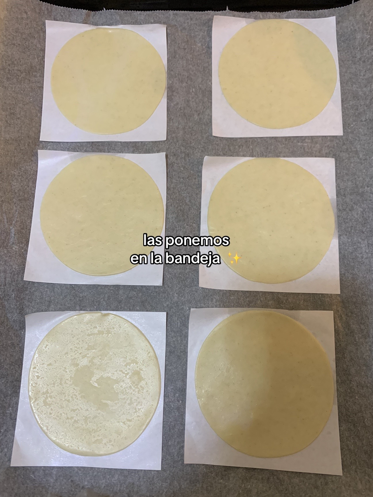 Empanapizza: Receta fácil de empanadillas con tomate, queso y jalapeños