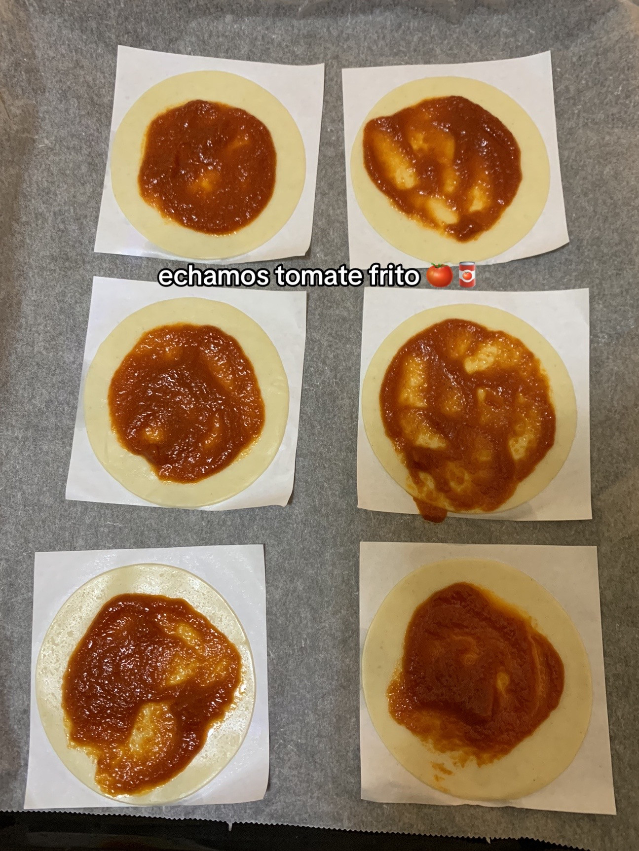 Empanapizza: Receta fácil de empanadillas con tomate, queso y jalapeños