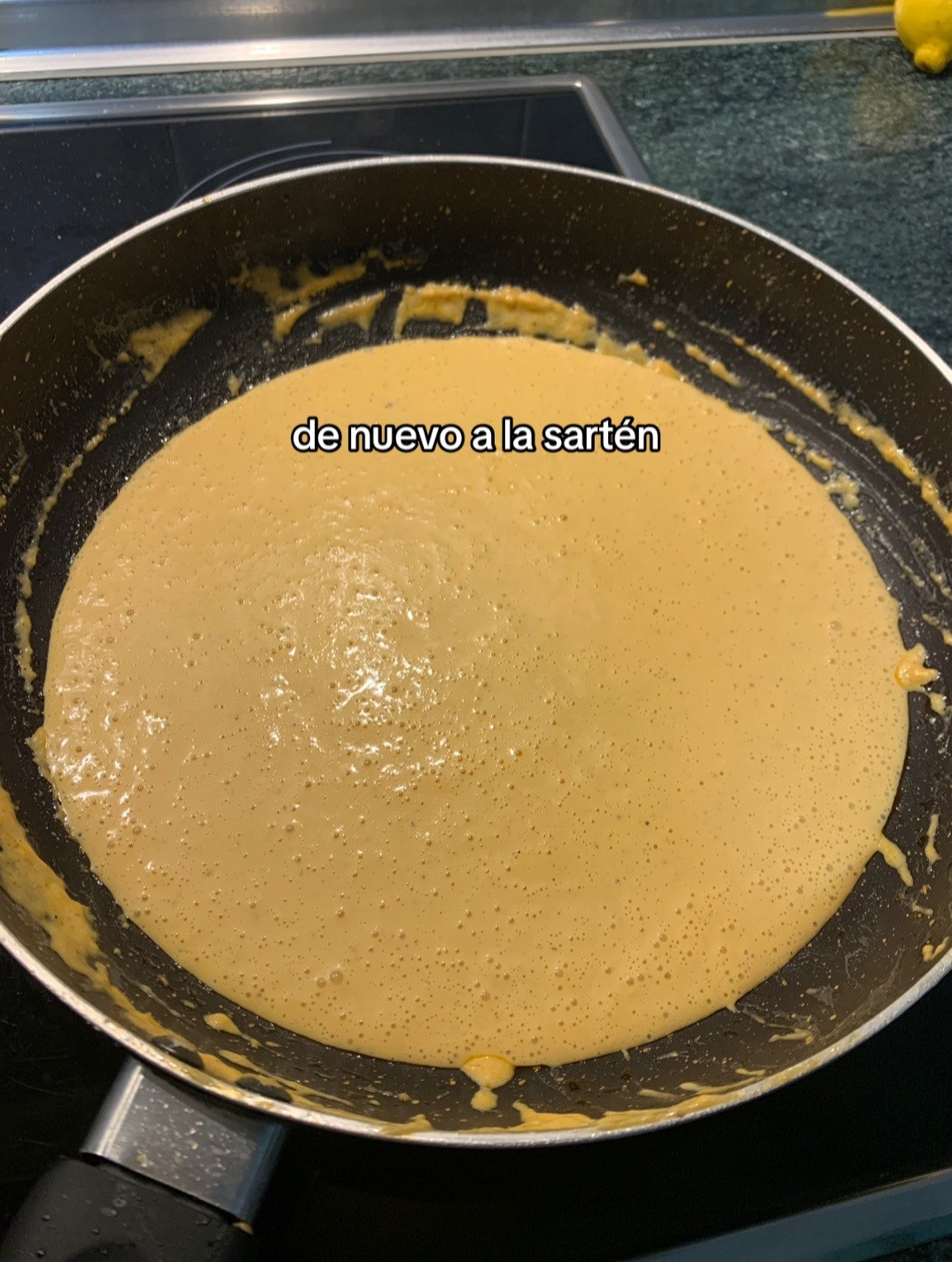 Espaguetis con salmón: receta fácil de pasta cremosa con salsa de tomate y nata