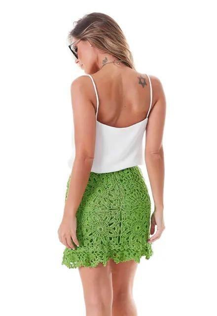 Esquema de distribuição e diagramas para saia verde com padrão floral