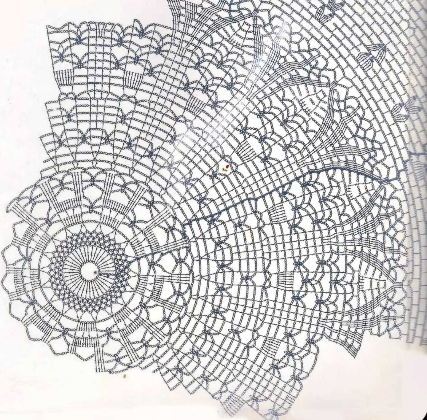 Ewaka Round Crochet Tablecloth Pattern Chart