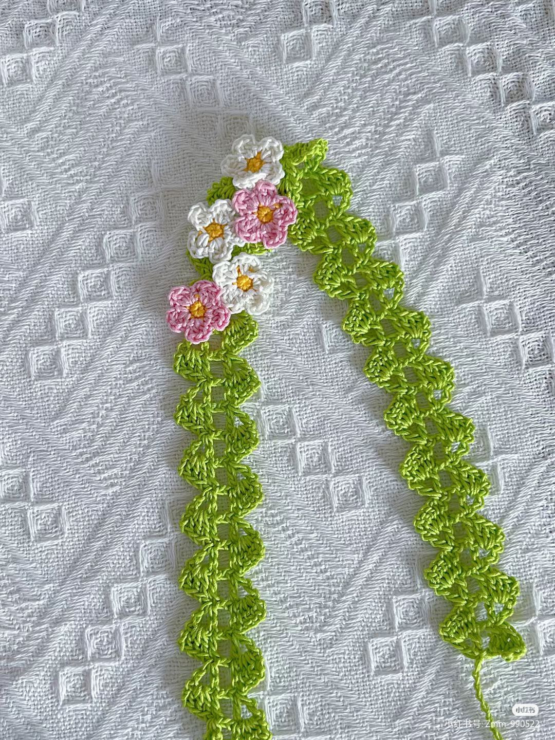 Floral Crochet Headband Pattern and Tutorial