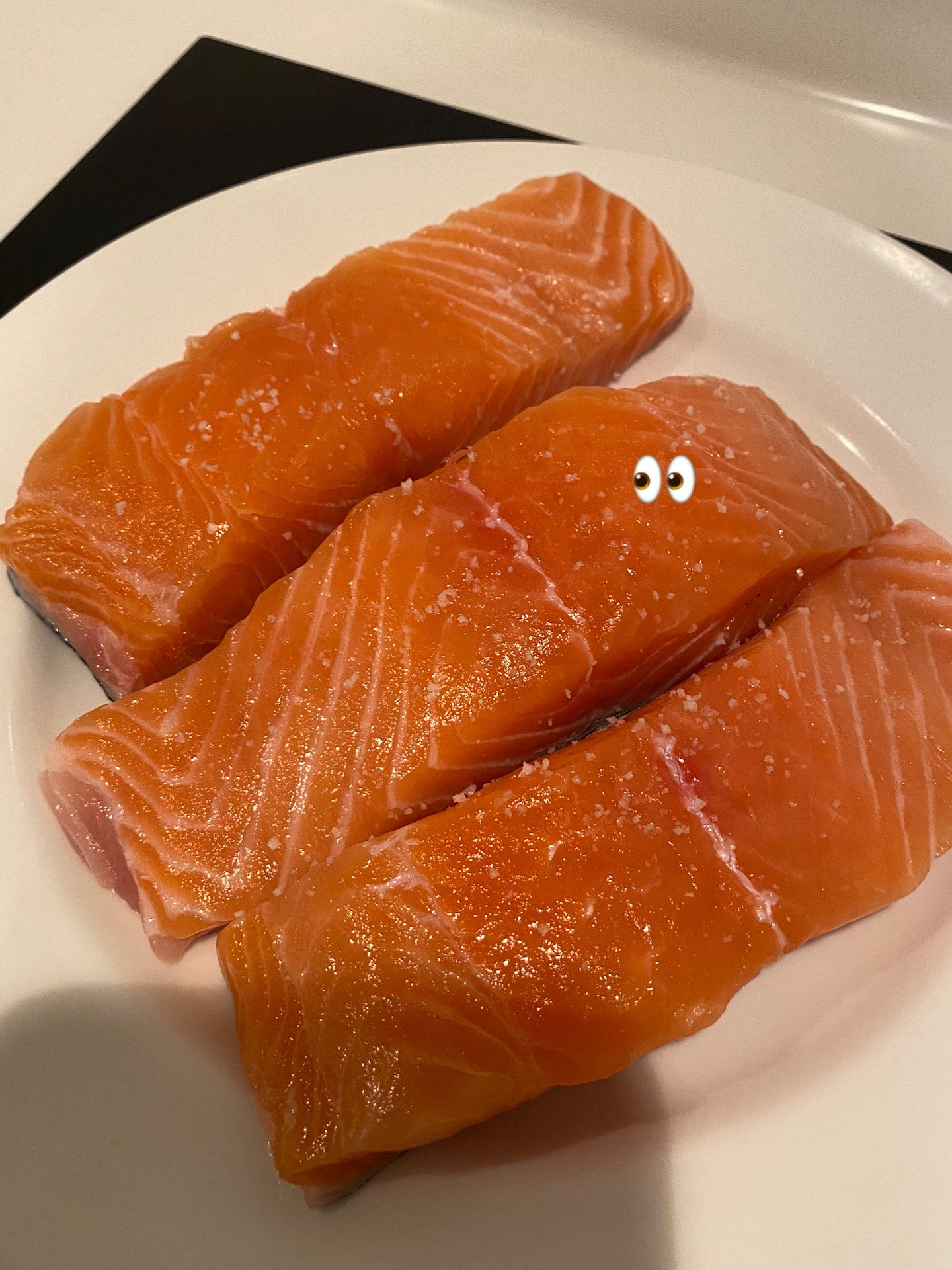 Foolproof Honey Garlic Salmon: Easy Pan-Fried Dinner Recipe with Paprika and Fresh Herbs