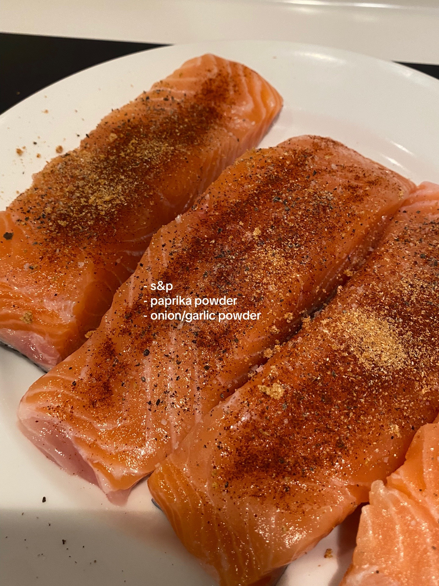 Foolproof Honey Garlic Salmon: Easy Pan-Fried Dinner Recipe with Paprika and Fresh Herbs