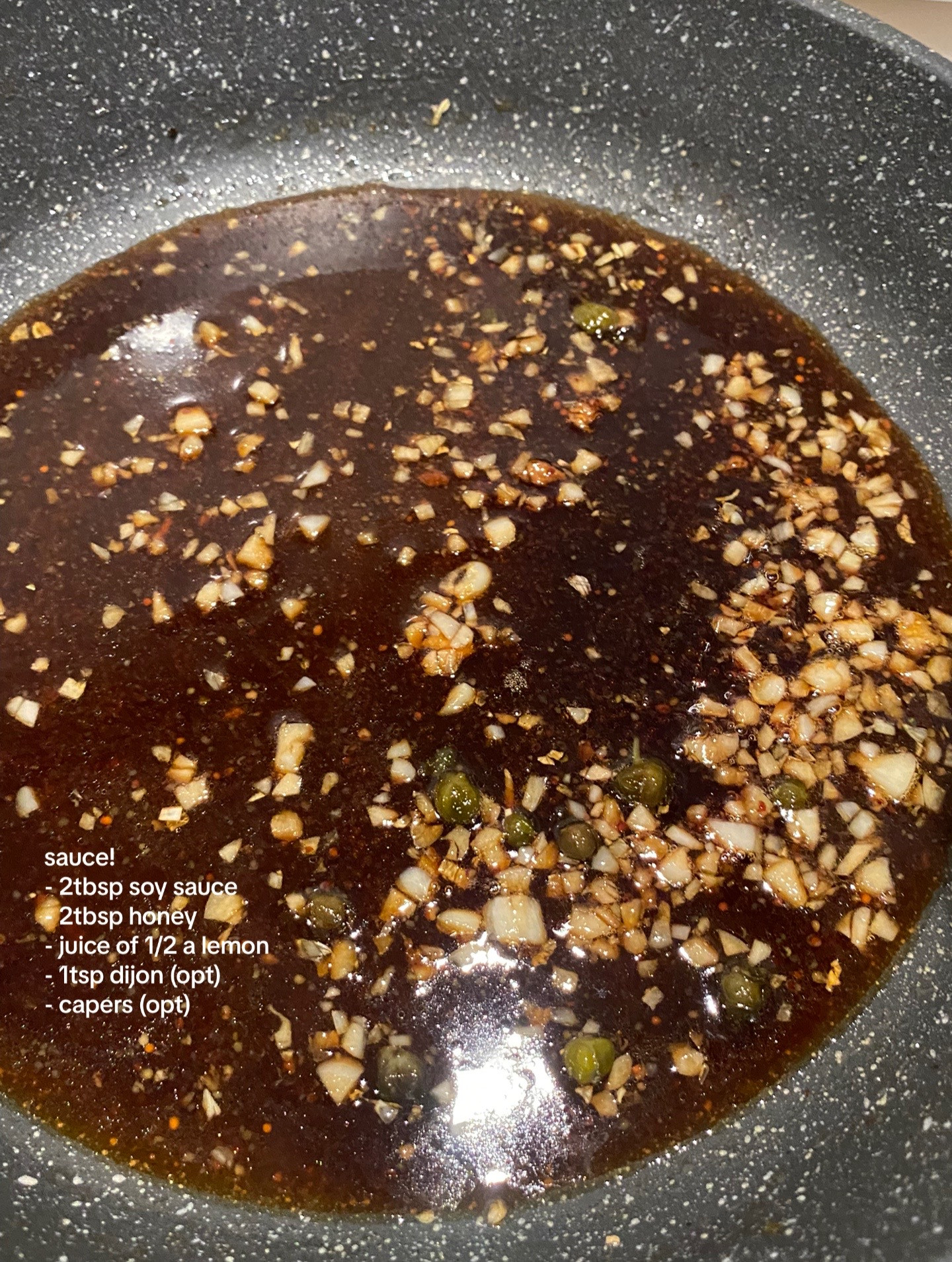 Foolproof Honey Garlic Salmon: Easy Pan-Fried Dinner Recipe with Paprika and Fresh Herbs