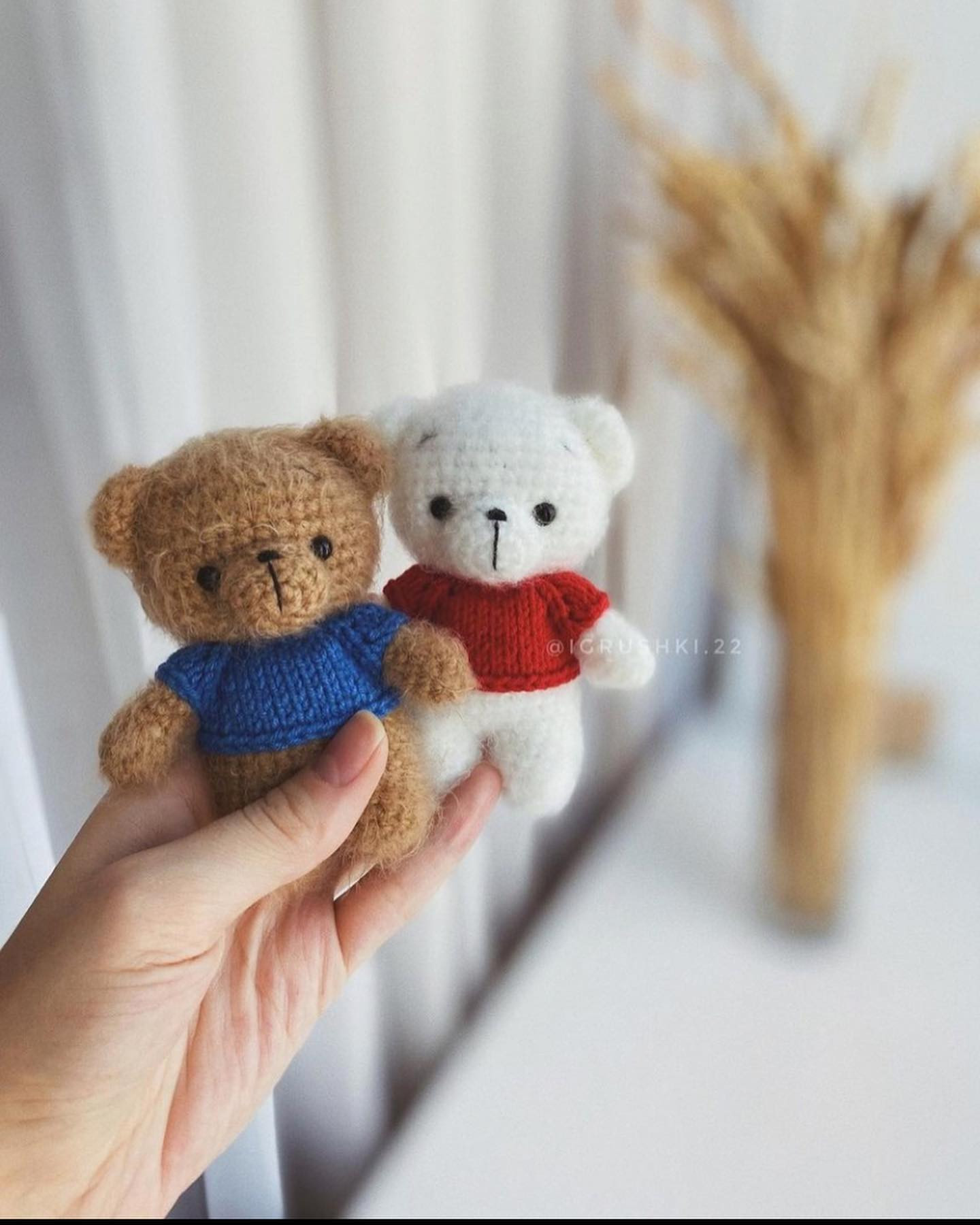 Free Crochet Amigurumi Pattern: Cute Cat, Bunny, and Bear Dolls with Colorful Sweaters