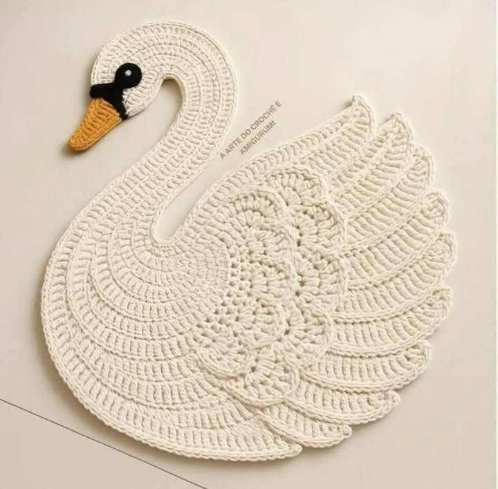 Free Crochet Animal Patterns: Squirrel, Cat Head, and Swan Flat Charts for Wall Art or Rugs