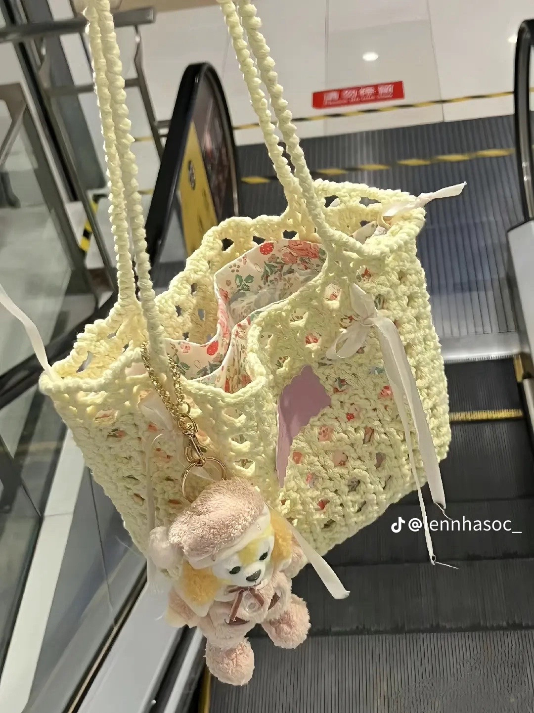 Free Crochet Chart for Pastel Mesh Bag with Floral Lining and Ribbon Details