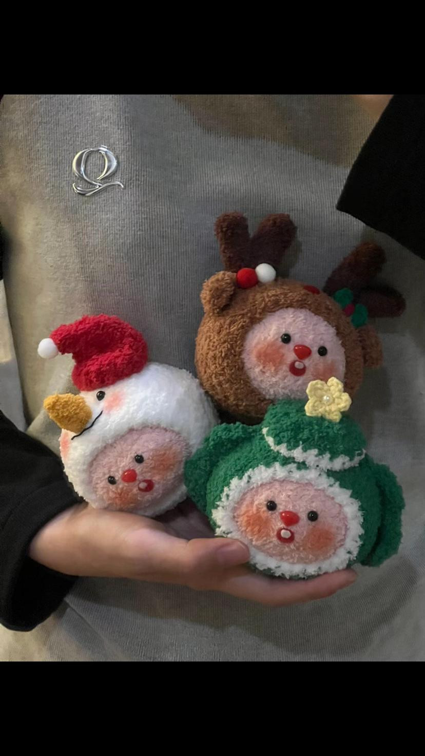 Free Crochet Pattern: Christmas Loopy Snowman, Reindeer & Tree
