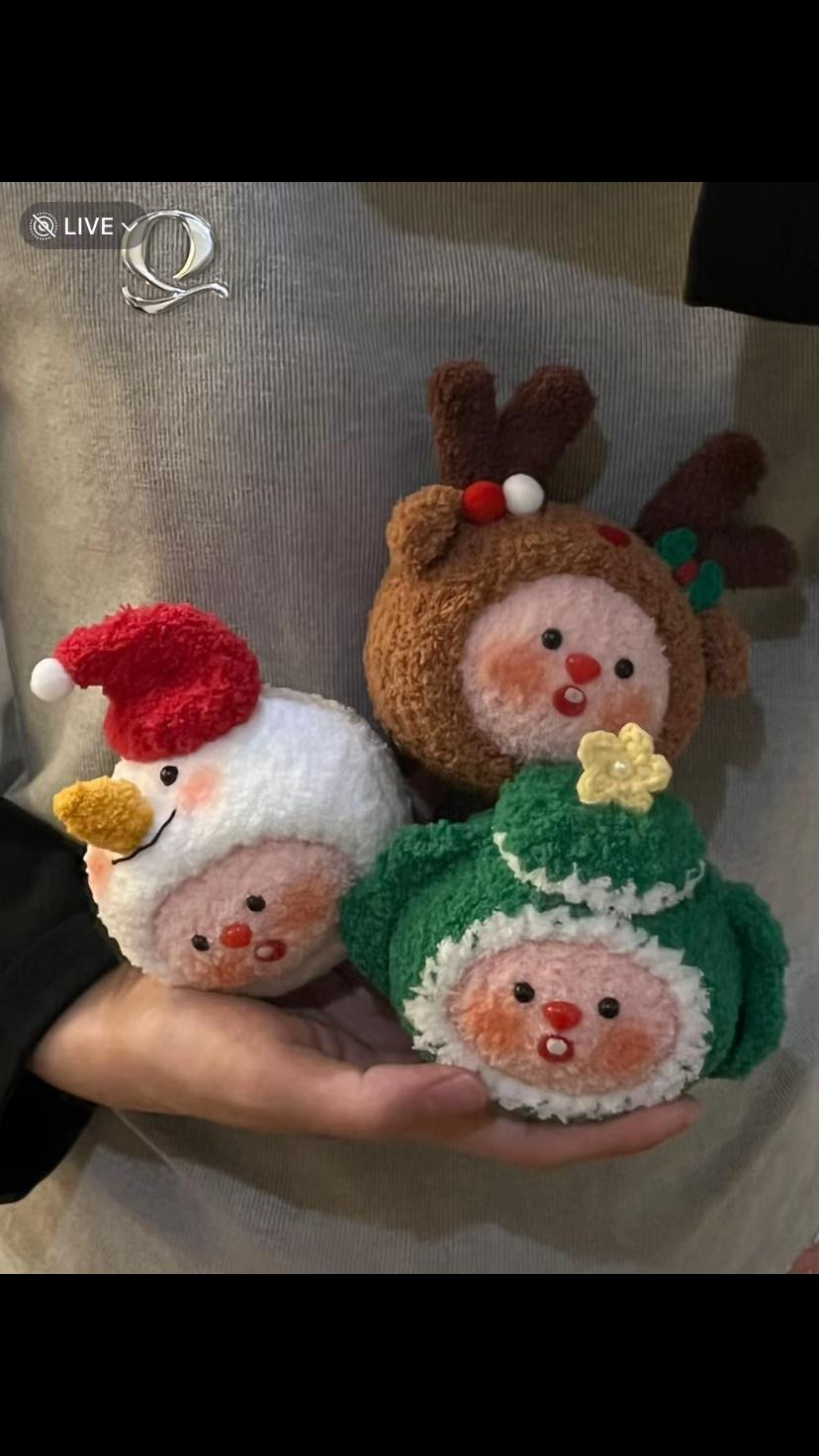 Free Crochet Pattern: Christmas Loopy Snowman, Reindeer & Tree