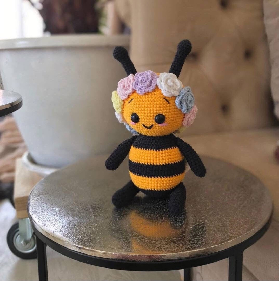 Free Crochet Pattern: Cute Amigurumi Bee with Flower Crown