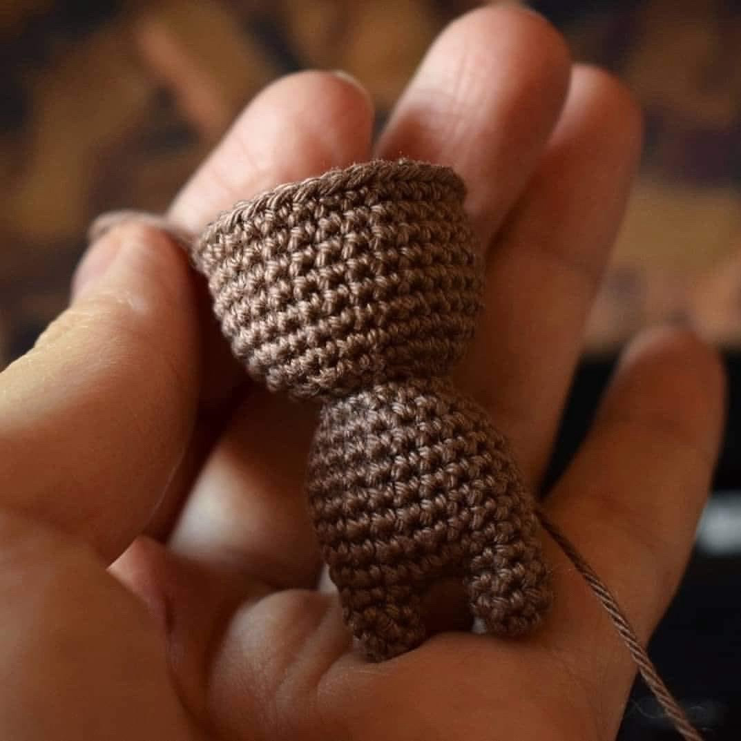 Free Crochet Pattern: Cute Brown Baby Groot Amigurumi Doll