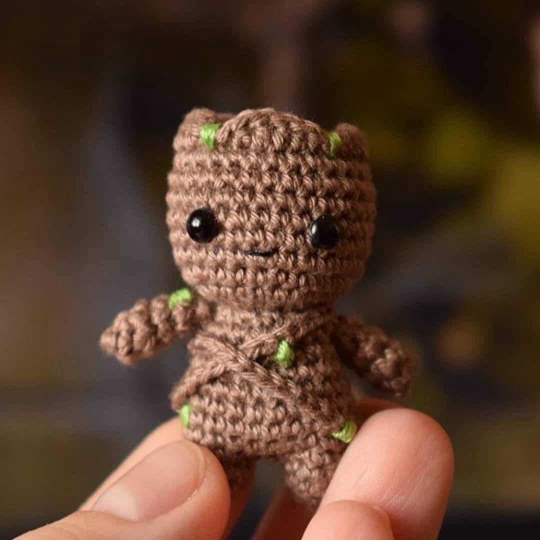 Free Crochet Pattern: Cute Brown Baby Groot Amigurumi Doll