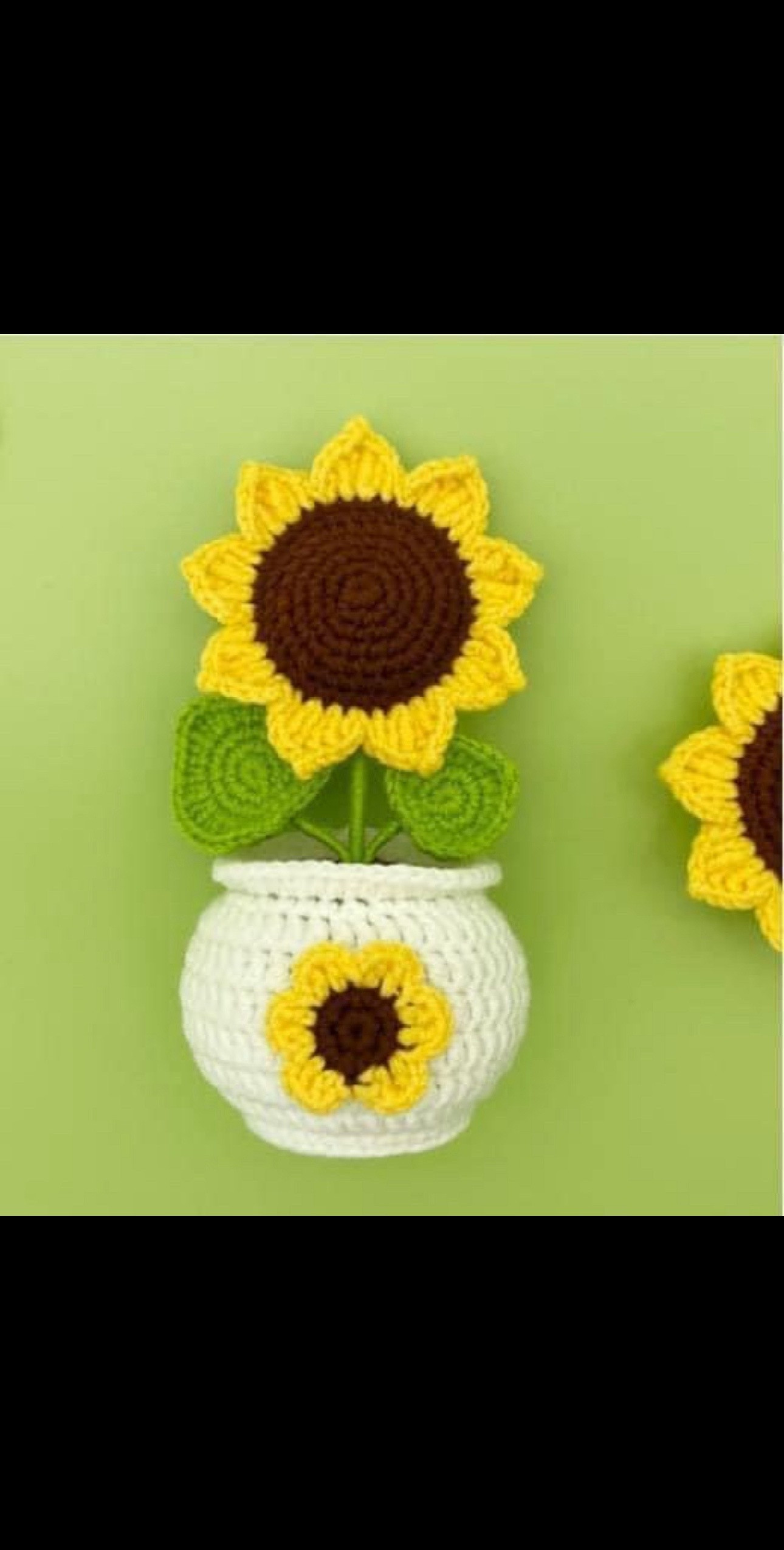 Free Crochet Pattern: Cute Sunflower in Pot with Detailed Chart and Material List