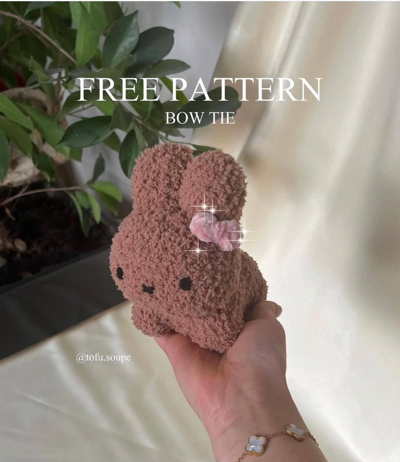 Free Crochet Pattern: Cute Velvet Bow Tie for Plush Doll