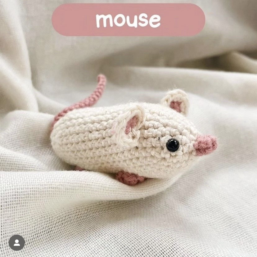 Free Crochet Pattern: Cute White and Pink Mouse Amigurumi