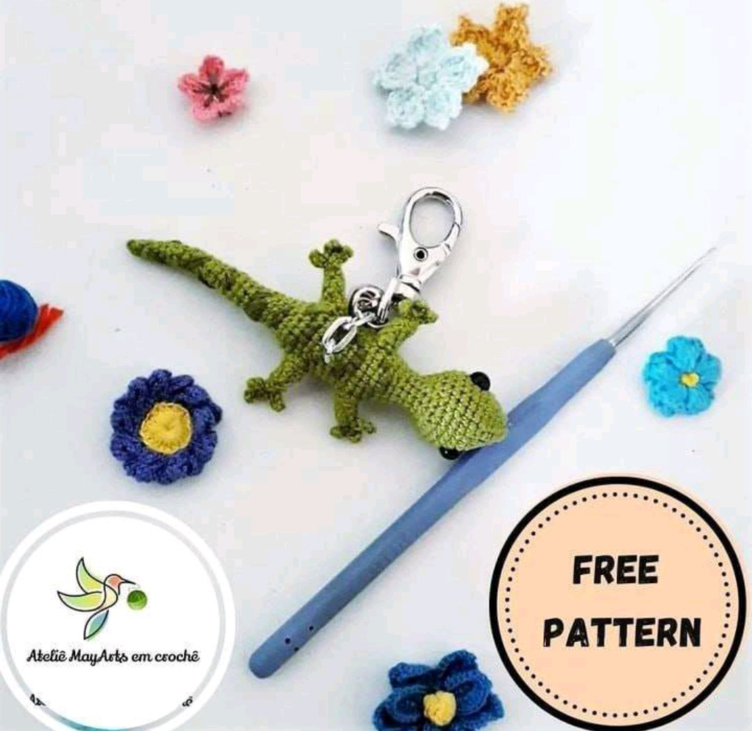 Free Crochet Pattern: Green Lizard Keychain Amigurumi