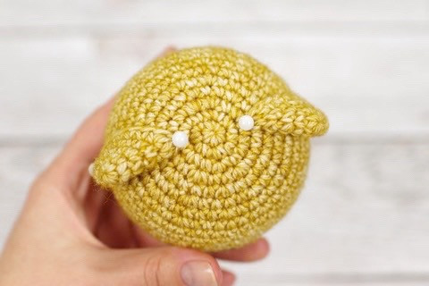 Free Crochet Pattern: Long-Legged Cat Amigurumi Tutorial