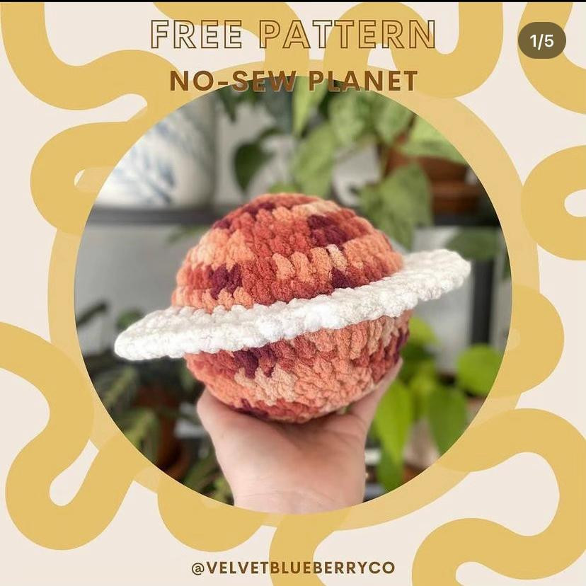 Free Crochet Pattern: No-Sew Planet with Ring