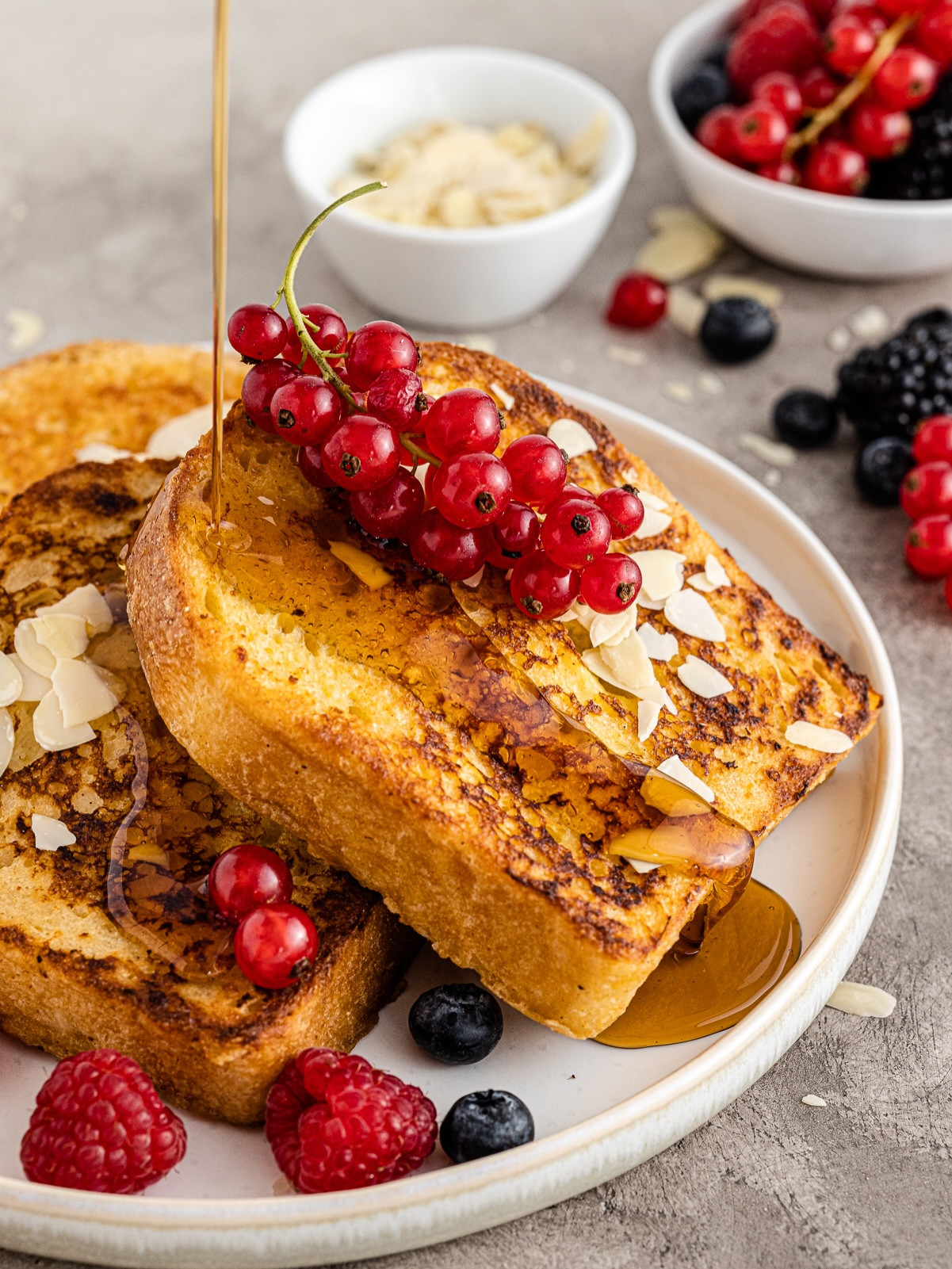 French Toast: Golden Bread with Honey, Red Currants and Almonds