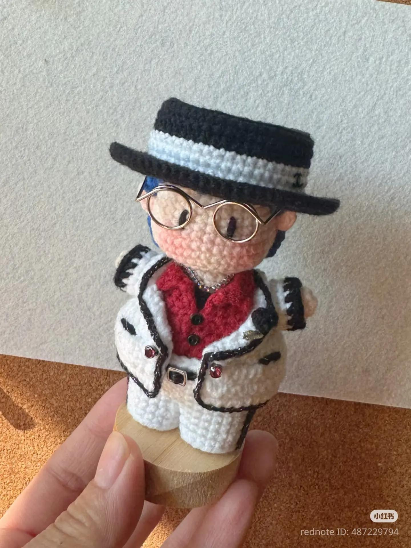 G-Dragon Amigurumi Crochet Pattern: White Suit, Red Shirt, Hat