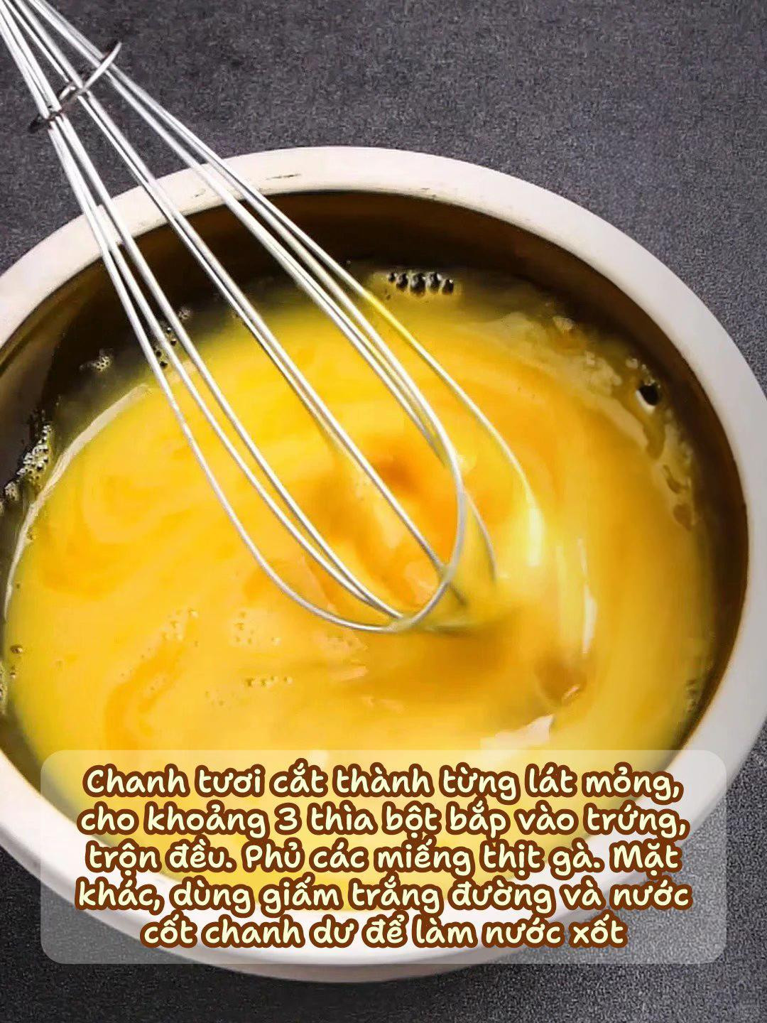Gà áp chảo chanh - Món ăn vặt Tết giòn tan, vàng ruộm với nước sốt chua ngọt hấp dẫn